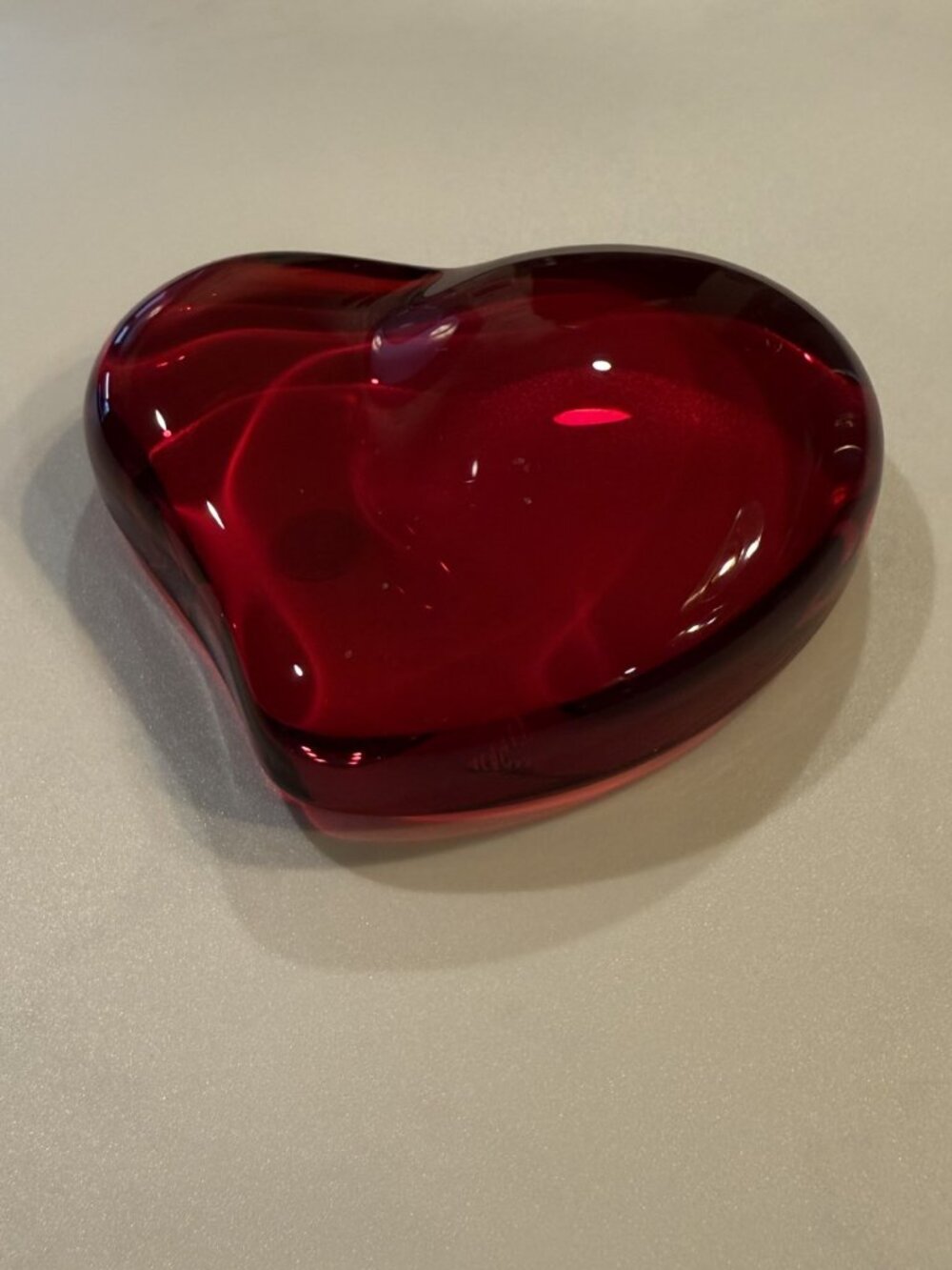 Vintage Tiffany & Co Ruby Red Heart Paperweight by Elsa Peretti - Picture 5 of 7